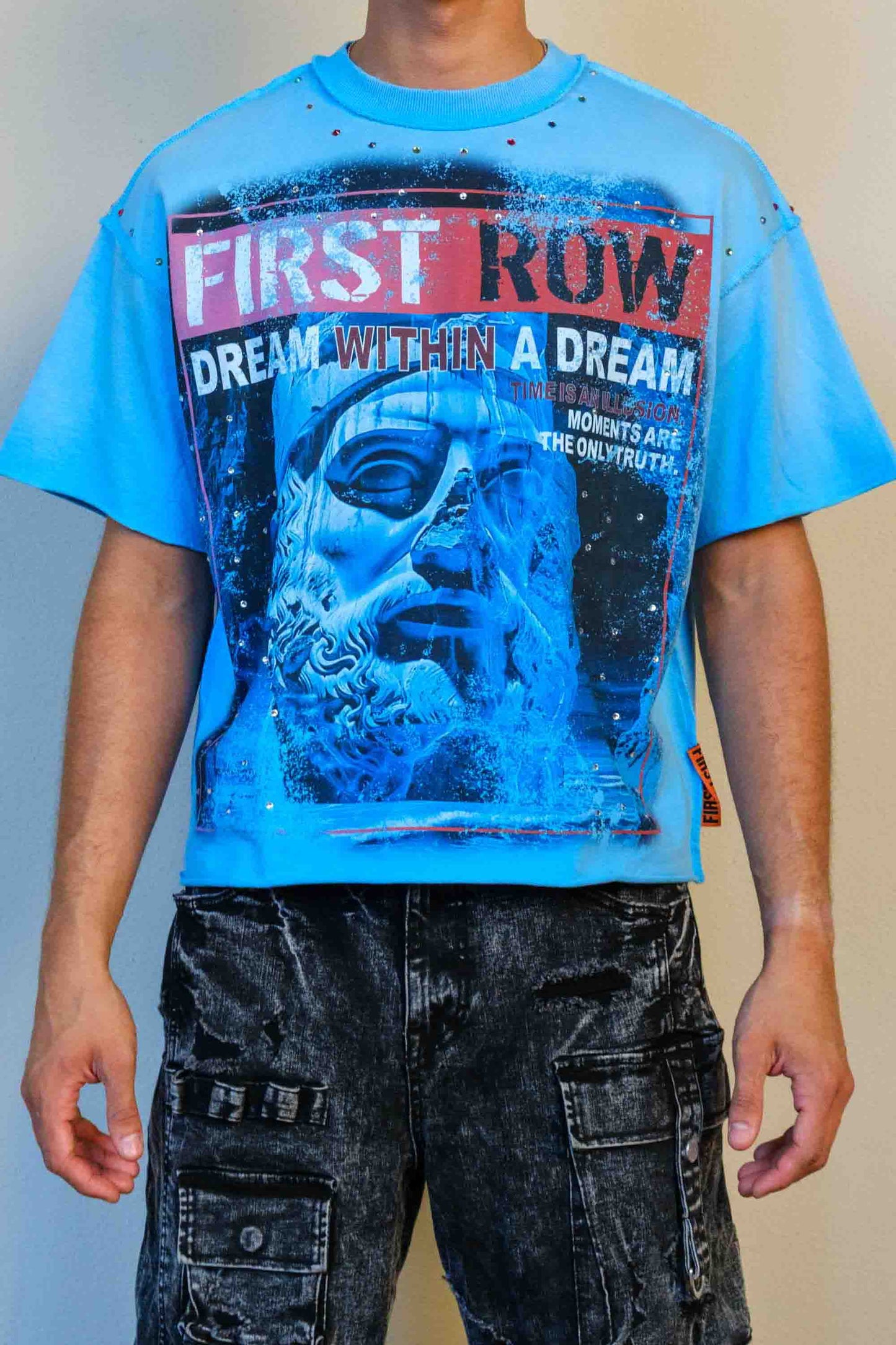 LOST UTOPIA RUINS DREAM CROPPED TEE